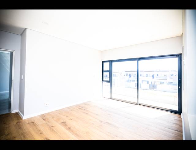 4 BEDROOM FREEHOLD FOR SALE IN SANDOWN